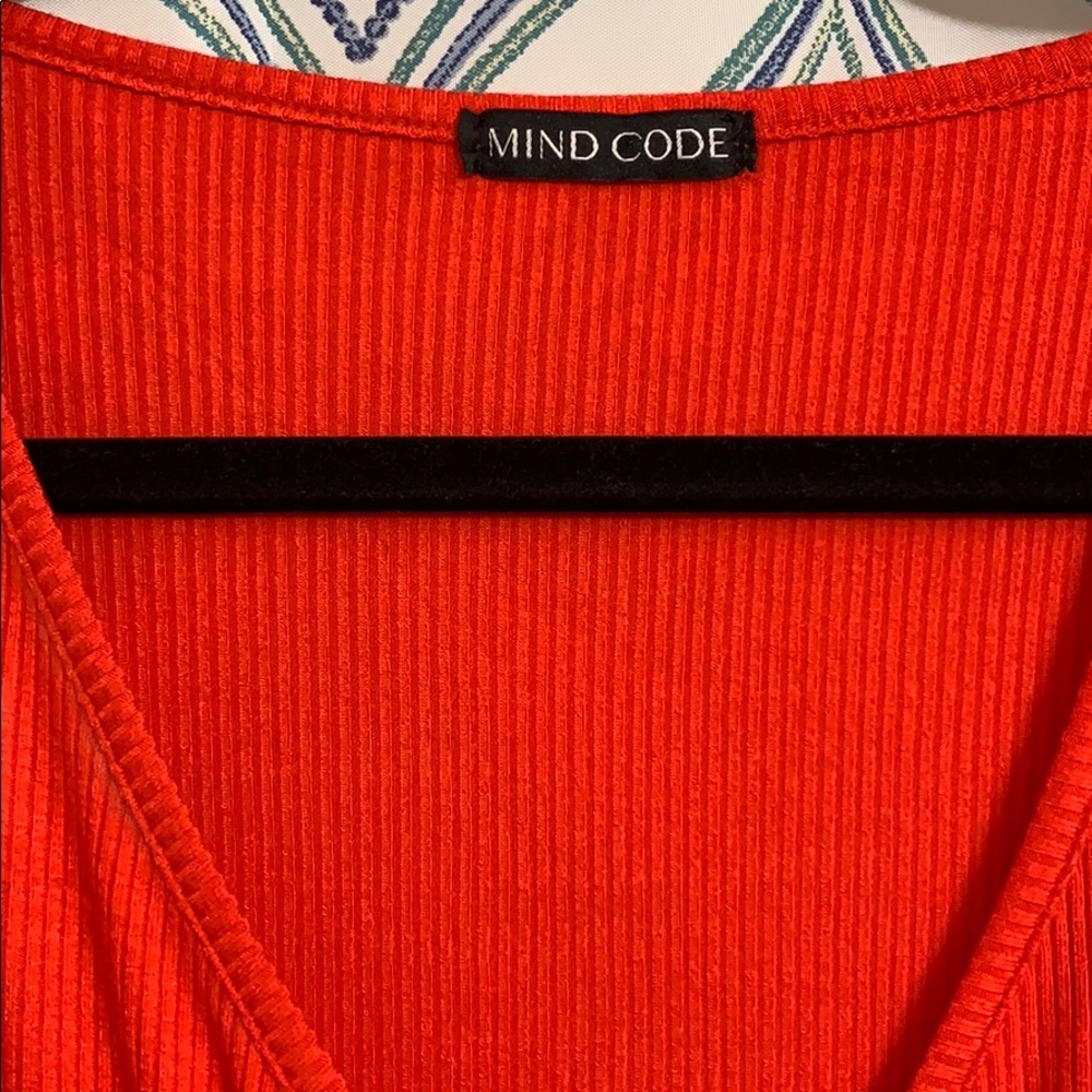 Bright red crop top - Picture 2 of 4